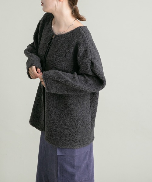 KBF（ケイビーエフ）の「前後2WAYボアトップス（その他トップス・レディース・アイボリー/ブラック/チャコールグレー・ONE）」の10枚目の写真