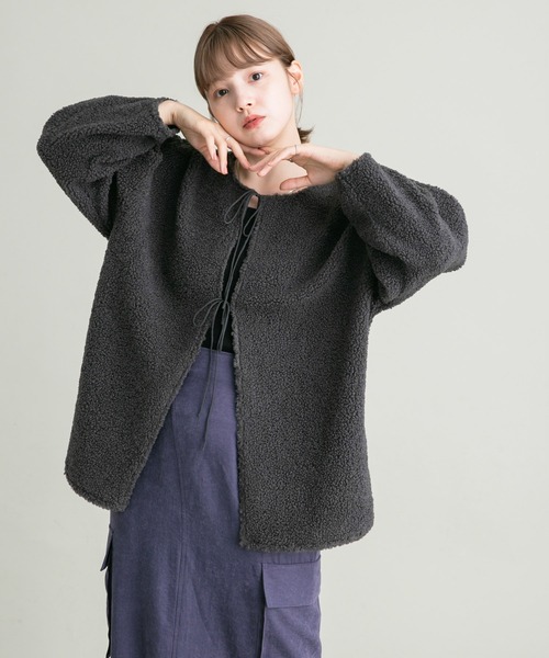 KBF（ケイビーエフ）の「前後2WAYボアトップス（その他トップス・レディース・アイボリー/ブラック/チャコールグレー・ONE）」の12枚目の写真