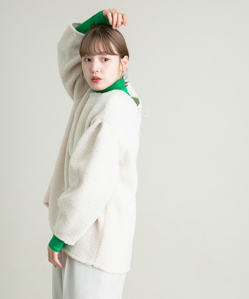 KBF（ケイビーエフ）の「前後2WAYボアトップス（その他トップス・レディース・アイボリー/ブラック/チャコールグレー・ONE）」の22枚目の写真