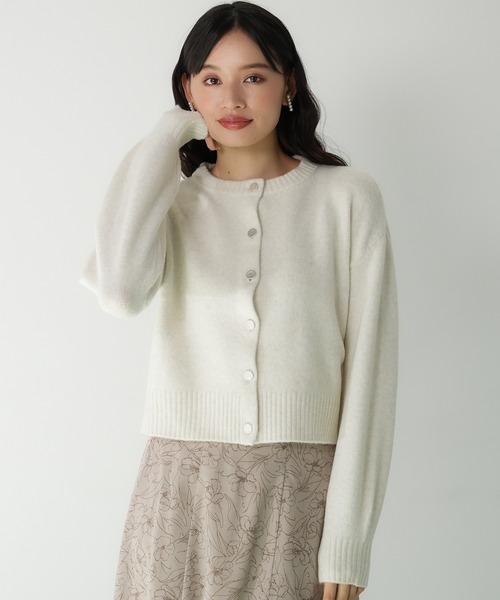 TRUDEA(トルディア)の「ミルドライクゴールドボタンカーディガン(カーディガン/ボレロ・レディース・モカ/ホワイト/ライトグレー/ピンクベージュ・MEDIUM)」の5枚目の写真