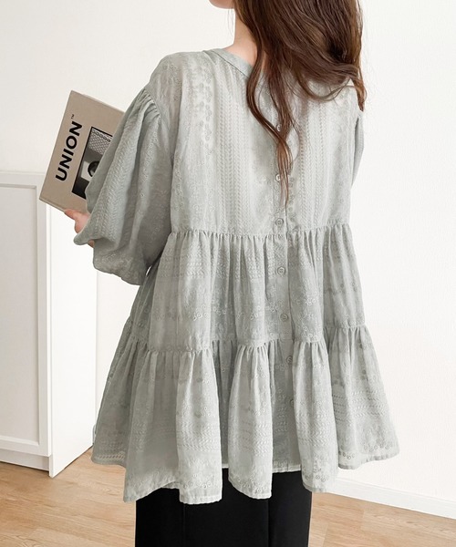 classicalelf（クラシカルエルフ）の「1枚で旬顔！シアー刺繍3WAYバルーンスリーブティアードブラウス（シャツ/ブラウス・レディース・モカ/グレー/オフホワイト/ブラック・SMALL/MEDIUM/LARGE/X-LARGE）」の10枚目の写真