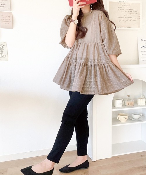 classicalelf（クラシカルエルフ）の「1枚で旬顔！シアー刺繍3WAYバルーンスリーブティアードブラウス（シャツ/ブラウス・レディース・モカ/グレー/オフホワイト/ブラック・SMALL/MEDIUM/LARGE/X-LARGE）」の21枚目の写真