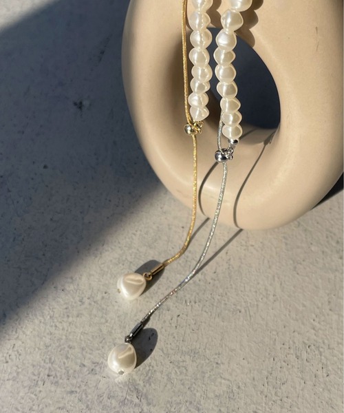 CLEIO(クレイオ)の「【cheriella】アシンメトリー淡水パール風スライドネックレス(ネックレス・レディース・シルバー/ゴールド・FREE)」の1枚目の写真