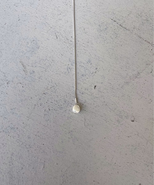 CLEIO(クレイオ)の「【cheriella】アシンメトリー淡水パール風スライドネックレス(ネックレス・レディース・シルバー/ゴールド・FREE)」の13枚目の写真