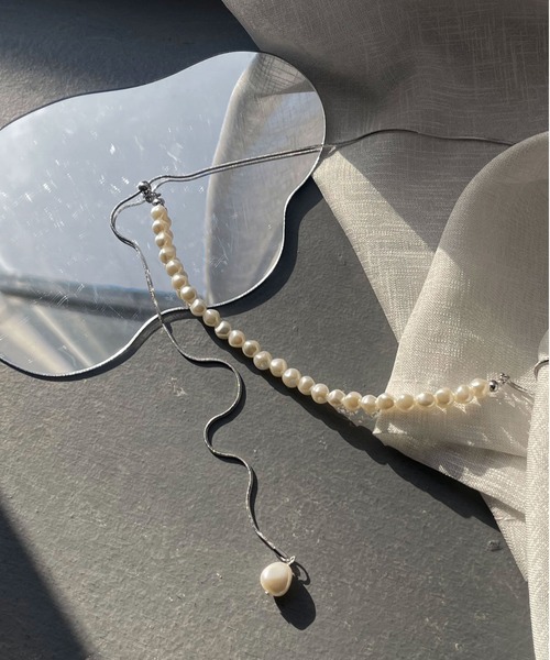 CLEIO(クレイオ)の「【cheriella】アシンメトリー淡水パール風スライドネックレス(ネックレス・レディース・シルバー/ゴールド・FREE)」の15枚目の写真