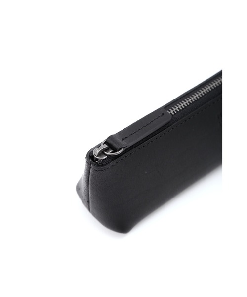 MARGARET HOWELL（マーガレットハウエル）の「VEGITABLE TANNED LEATHER（ポーチ・レディース・ブラック・FREE）」の4枚目の写真