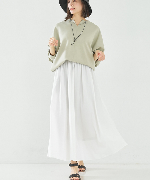 abahouse mavie（アバハウスマヴィ）の「ナイロンストレッチロングスカート（スカート・レディース・ホワイト/チャコールグレー/セージグリーン・フリー）」の4枚目の写真