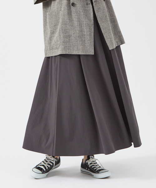 abahouse mavie（アバハウスマヴィ）の「ナイロンストレッチロングスカート（スカート・レディース・ホワイト/チャコールグレー/セージグリーン・フリー）」の16枚目の写真