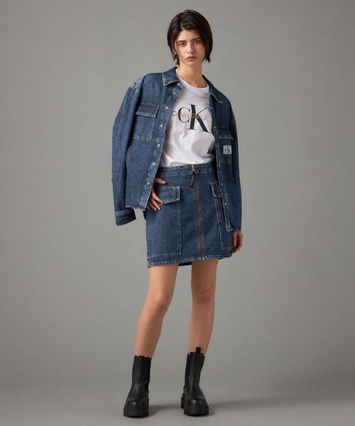 Calvin Klein(カルバン・クライン)の「ショートスリーブ メタリックモノグラム クルーネックTシャツ(Tシャツ/カットソー・メンズ・ブラック系/ホワイト系その他/ホワイト/ブラック・L/M/S/XL)」の20枚目の写真