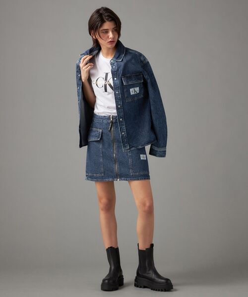 Calvin Klein(カルバン・クライン)の「ショートスリーブ メタリックモノグラム クルーネックTシャツ(Tシャツ/カットソー・メンズ・ブラック系/ホワイト系その他/ホワイト/ブラック・L/M/S/XL)」の21枚目の写真