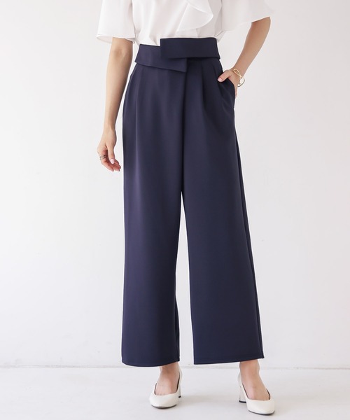 Emilyan（エミリアン）の「更に快適になった！無敵のパンツ 【UVカット98％！接触冷感！洗濯機OK♪全方位ストレッチ♪】ハイストレッチつやポンチ・ウエスト折り返しワイドパンツ（スーツパンツ・レディース・グレイッシュベージュ/ブラック/ネイビー/オフホワイト・L/M/S）」の4枚目の写真