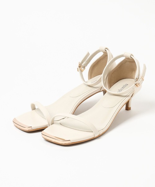 Andemiu（アンデミュウ）の「メタルストラップサンダル114559（サンダル・レディース・オフホワイト/ブラック・LARGE/MEDIUM）」の6枚目の写真