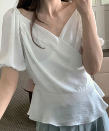 ムードでいっぱいのラップブラウス 半袖