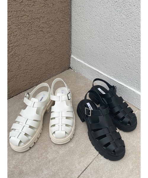 SNIDEL(スナイデル)の「グルカサンダル(サンダル・レディース・ブラック/アイボリー・LARGE/MEDIUM/SMALL)」の3枚目の写真