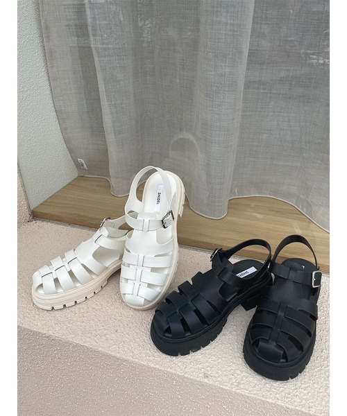 SNIDEL(スナイデル)の「グルカサンダル(サンダル・レディース・ブラック/アイボリー・LARGE/MEDIUM/SMALL)」の4枚目の写真