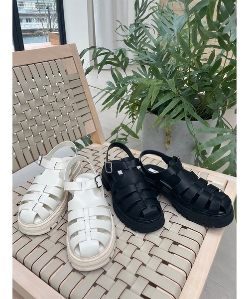 SNIDEL(スナイデル)の「グルカサンダル(サンダル・レディース・ブラック/アイボリー・LARGE/MEDIUM/SMALL)」の5枚目の写真
