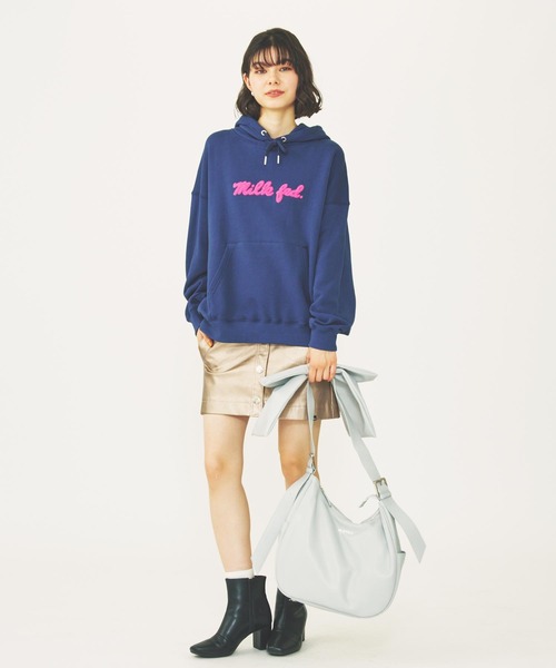 MILKFED.（ミルクフェド）の「FAUX LEATHER HEART POCKET SKIRT（スカート・レディース・ブラック/イエロー/ゴールド・S/M）」の13枚目の写真
