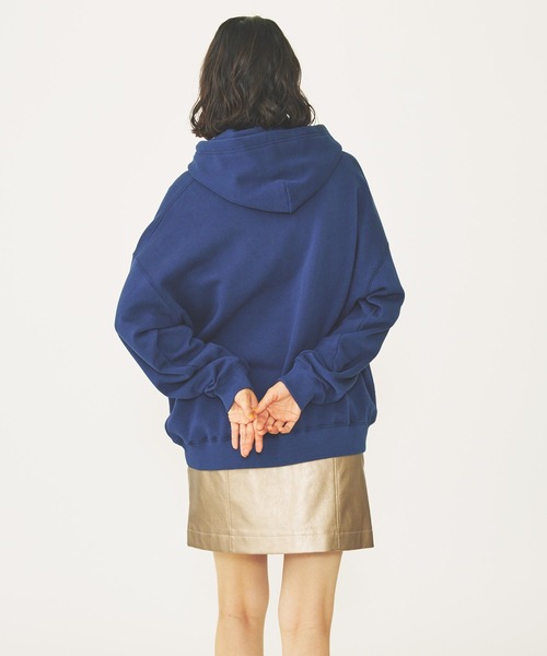 MILKFED.（ミルクフェド）の「FAUX LEATHER HEART POCKET SKIRT（スカート・レディース・ブラック/イエロー/ゴールド・S/M）」の6枚目の写真