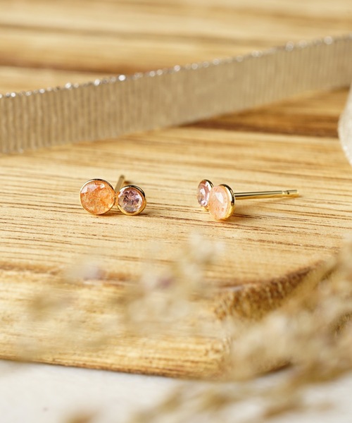 itam（アイタム）の「【itam】アイタム / NATURAL STONE 天然石×天然石 ブラスピアス（ピアス（両耳用）・レディース・レッド/パープル/オレンジ/クリア/グリーン/ブルー・FREE）」の6枚目の写真