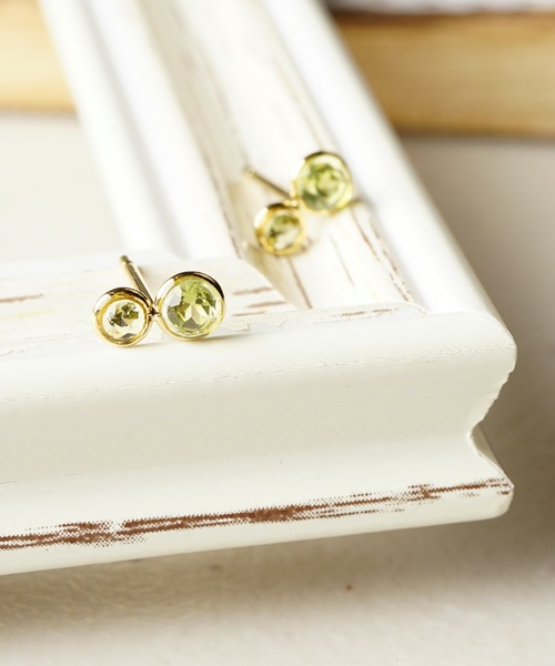 itam（アイタム）の「【itam】アイタム / NATURAL STONE 天然石×天然石 ブラスピアス（ピアス（両耳用）・レディース・レッド/パープル/オレンジ/クリア/グリーン/ブルー・FREE）」の2枚目の写真