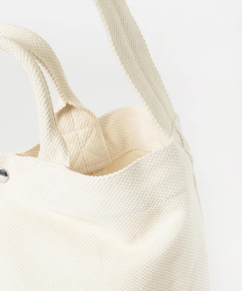 URBAN RESEARCH(アーバンリサーチ)の「kusakura sashiko トートバッグM(トートバッグ・メンズ・オフホワイト/ブラック/ライトインディゴブルー・0)」の5枚目の写真