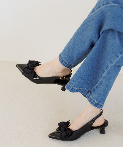 BAYFLOW（ベイフロー）の「[足にフィットする]フレフィットリボンミュール（パンプス・レディース・ブラック/レオパード・MEDIUM/LARGE）」の2枚目の写真