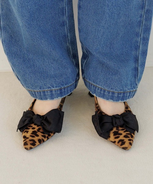 BAYFLOW（ベイフロー）の「[足にフィットする]フレフィットリボンミュール（パンプス・レディース・ブラック/レオパード・MEDIUM/LARGE）」の21枚目の写真