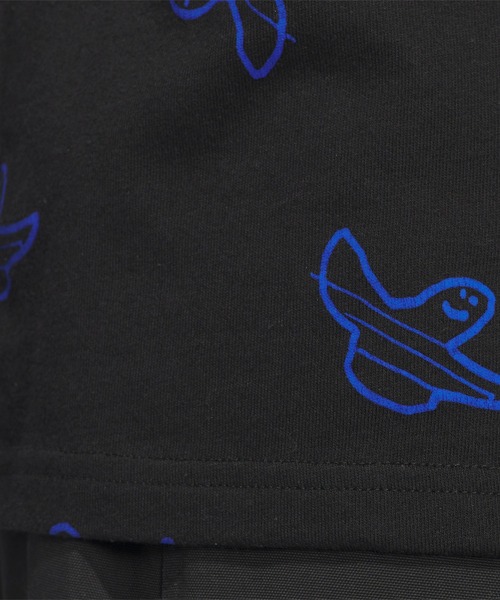 adidas(アディダス)の「シュムーフォイル 総柄プリント 半袖Tシャツ / アディダスオリジナルス adidas Originals(Tシャツ/カットソー・メンズ・ブラック・XX-LARGE/3XL/X-SMALL/X-LARGE/SMALL/MEDIUM/LARGE/XX-SMALL)」の6枚目の写真