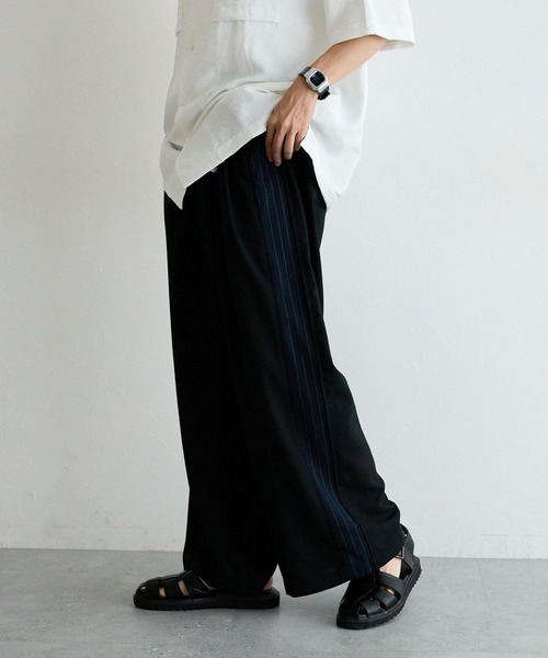 REmastered（リマスタード）の「【REmastered】ストライプ切り替え/ワイドドレープパンツ（スラックス・メンズ・ブラック/ネイビー・LARGE/MEDIUM）」の4枚目の写真