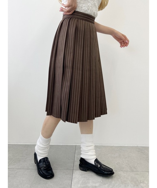 WC(ダブル シー)の「ピンストライプミドルプリーツスカート(スカート・レディース・ネイビー/ブラウン/ブラック・FREE)」の18枚目の写真