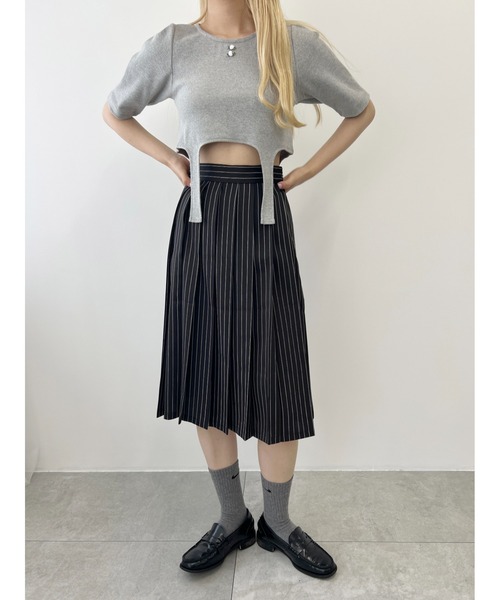WC(ダブル シー)の「ピンストライプミドルプリーツスカート(スカート・レディース・ネイビー/ブラウン/ブラック・FREE)」の4枚目の写真