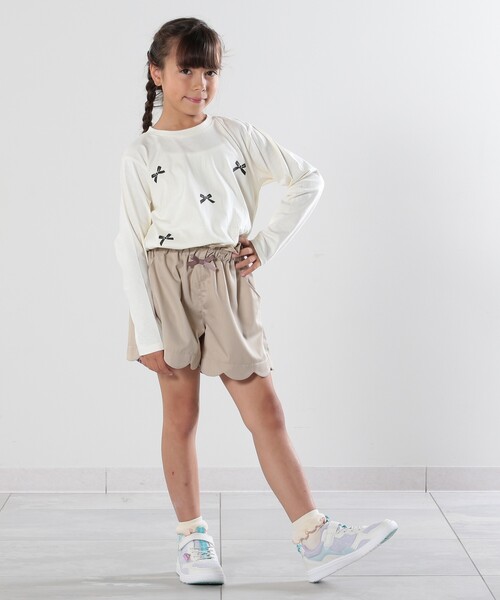 SHOO・LA・RUE(シューラルー)の「◆【110-140cm】裾スカラップショートパンツ(その他パンツ・キッズ・ブラック/ライトブルー/ベージュ・12/11/13/14)」の7枚目の写真