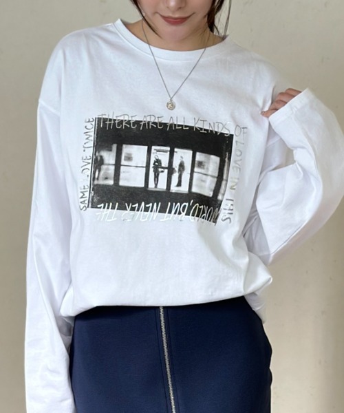 Per sist ence(パーシエンス)の「オーバーサイズフォト+箔ロゴロンT(Tシャツ/カットソー・レディース・チャコールグレー/ホワイト系1/ホワイト系2・FREE)」の2枚目の写真