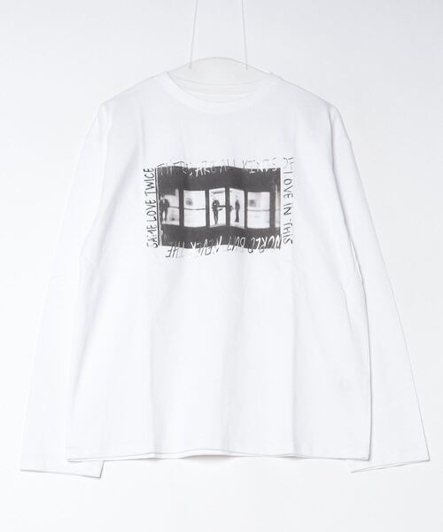 Per sist ence(パーシエンス)の「オーバーサイズフォト+箔ロゴロンT(Tシャツ/カットソー・レディース・チャコールグレー/ホワイト系1/ホワイト系2・FREE)」の5枚目の写真