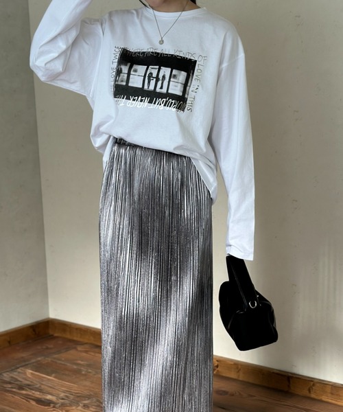 Per sist ence(パーシエンス)の「オーバーサイズフォト+箔ロゴロンT(Tシャツ/カットソー・レディース・チャコールグレー/ホワイト系1/ホワイト系2・FREE)」の7枚目の写真