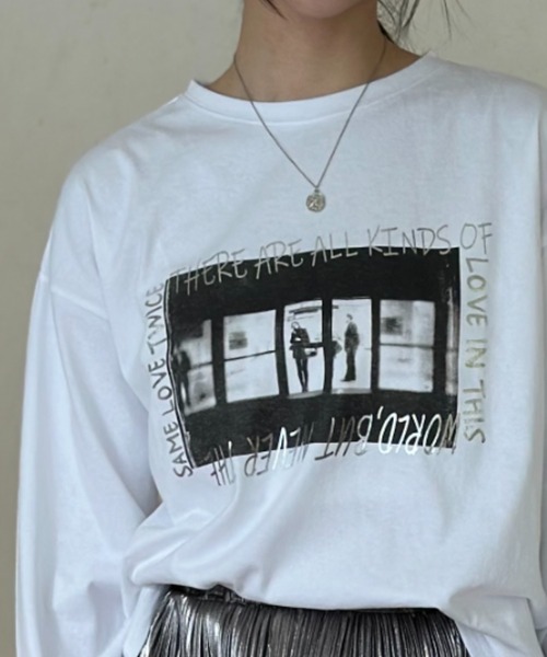 Per sist ence(パーシエンス)の「オーバーサイズフォト+箔ロゴロンT(Tシャツ/カットソー・レディース・チャコールグレー/ホワイト系1/ホワイト系2・FREE)」の6枚目の写真