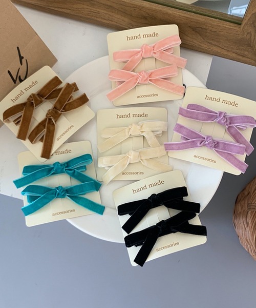 Nia（ニア）の「Nia(ニア)/【フレンチガーリーな雰囲気に】2set ベロアリボンヘアピン（ヘアピン・レディース・パープル/ブラック/アイボリー/ピンク/グリーン/ブラウン・FREE）」の6枚目の写真