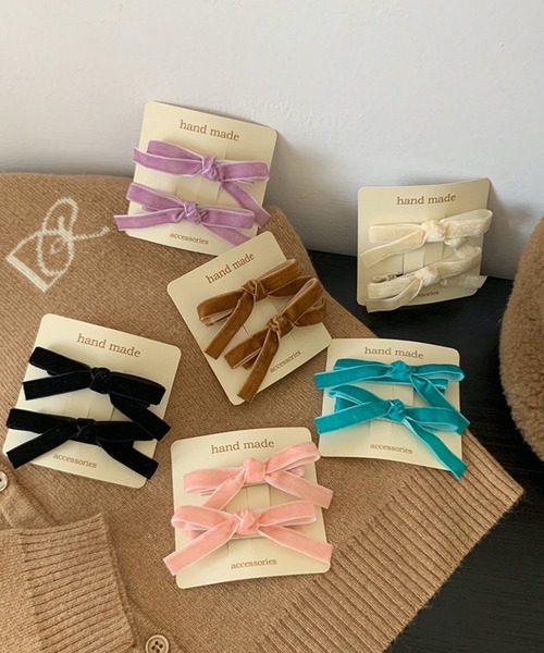 Nia（ニア）の「Nia(ニア)/【フレンチガーリーな雰囲気に】2set ベロアリボンヘアピン（ヘアピン・レディース・パープル/ブラック/アイボリー/ピンク/グリーン/ブラウン・FREE）」の7枚目の写真