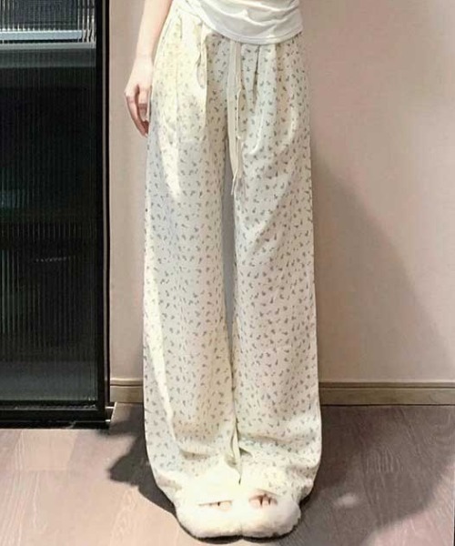 SHEPP(シープ)の「小花 フラワープリントスウェットリラックスパンツ(スウェットパンツ・レディース・ライトグレー/アイボリー/グレー・M/L)」の18枚目の写真