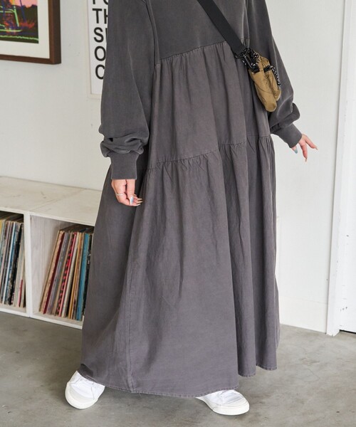 FREAK'S STORE（フリークスストア）の「限定展開　ピグメント加工 ティアード 切り替え ワンピース（ワンピース・レディース・オレンジ/ベージュ/ブラック/ナチュラル/ブルー・SMALL/MEDIUM）」の9枚目の写真