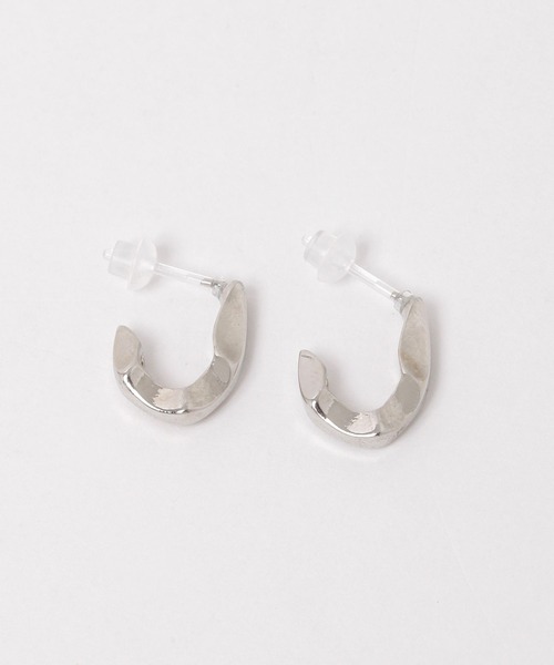 FOREVER 21(フォーエバー トゥエンティーワン)の「変形樹脂ピアス(ピアス(両耳用)・レディース・ゴールド/シルバー・FREE)」の2枚目の写真