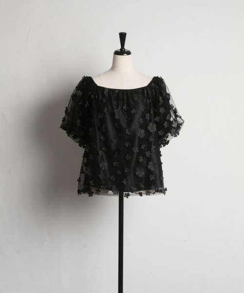 tocco closet(トッコ クローゼット)の「立体フラワー付きバルーンスリーブチュールブラウス(シャツ/ブラウス・レディース・ブラック/ライトベージュ・M)」の13枚目の写真