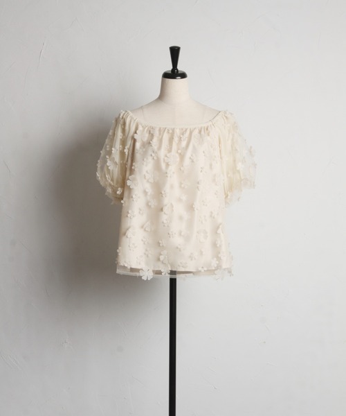 tocco closet(トッコ クローゼット)の「立体フラワー付きバルーンスリーブチュールブラウス(シャツ/ブラウス・レディース・ブラック/ライトベージュ・M)」の14枚目の写真