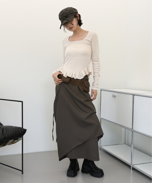 UNE MANSION（ユヌマンション）の「【UNE ORIGINAL】【ウエストゴム仕様】ダブルラップレイヤードアンバランスピンタックユニークロングスカート（スカート・レディース・チャコール/ブラック/ダークブラウン・FREE）」の19枚目の写真
