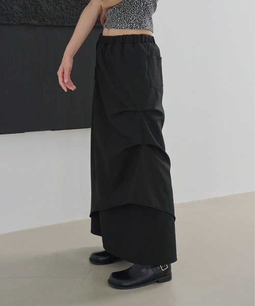UNE MANSION（ユヌマンション）の「【UNE ORIGINAL】【ウエストゴム仕様】ダブルラップレイヤードアンバランスピンタックユニークロングスカート（スカート・レディース・チャコール/ブラック/ダークブラウン・FREE）」の11枚目の写真