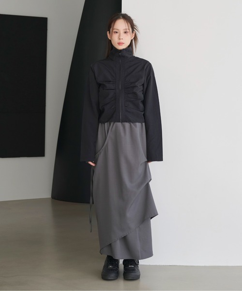 UNE MANSION（ユヌマンション）の「【UNE ORIGINAL】【ウエストゴム仕様】ダブルラップレイヤードアンバランスピンタックユニークロングスカート（スカート・レディース・チャコール/ブラック/ダークブラウン・FREE）」の17枚目の写真