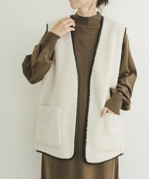 ITEMS URBANRESEARCH（アイテムズ アーバンリサーチ）の「リバーシブルムートンボアベスト（その他アウター・レディース・アイボリー/モカ・FREE）」の14枚目の写真