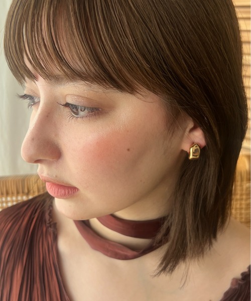 ciite'(シーテ)の「ニュアンス変形ミニフープピアス (両耳用)(ピアス(両耳用)・レディース・ゴールド/シルバー・FREE)」の2枚目の写真