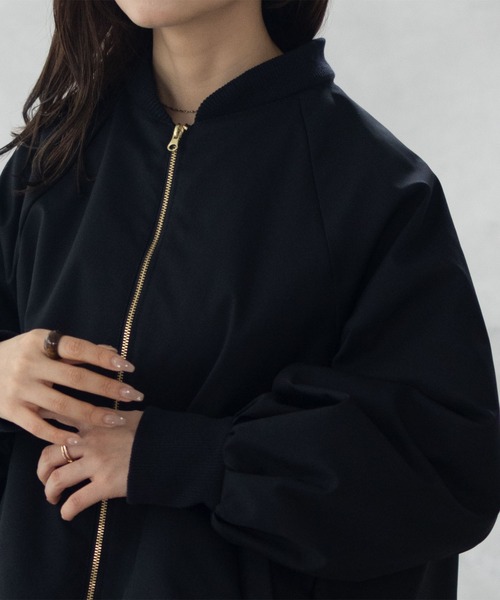 HusHusH(ハッシュアッシュ)の「HusHusH 変形Aラインシルエット MA-1タイプ中綿ブルゾン アウター(ブルゾン・レディース・キャメル/ブラック・M/L)」の9枚目の写真