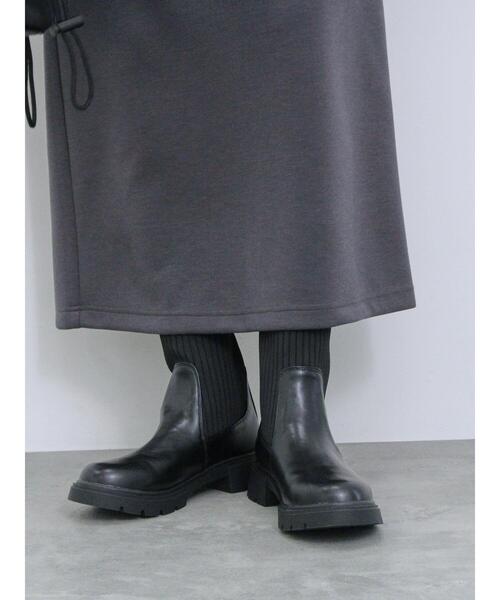 Samansa Mos2 blue（サマンサモスモスブルー）の「【ふっくらクッション】厚底ニットブーツ（ブーツ・レディース・ライトベージュ/ブラック・M/L）」の6枚目の写真